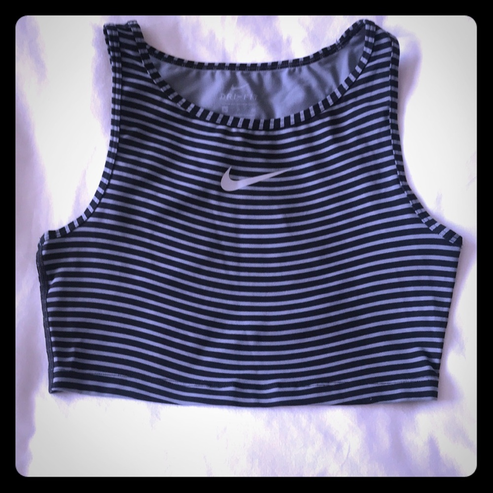 Fitted crop top tank by Nike